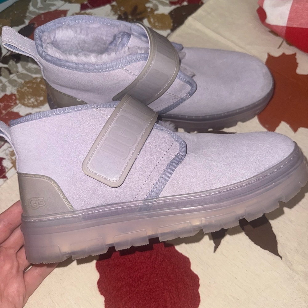 UGG Neumel Clear boots in the color June Gloom - Picture 2 of 8